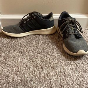 Adidas Cloudfoam tennis shoes